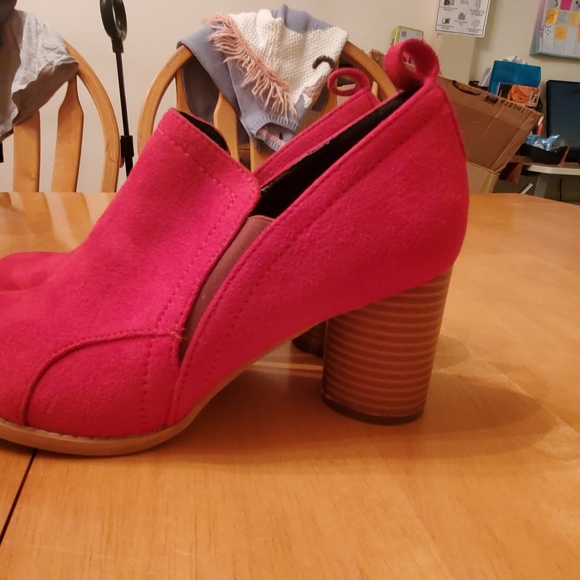 Like new Red Booties - Picture 3 of 7